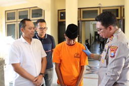 Amankan Pengedar Sabu, Polres Bangkalan Bekuk Karyawan SPBU
