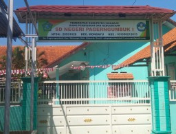 Wali Murid Menangis Merasa Hak nya di Rampok, Diduga Maraknya Pungli Buku LKS dan Modul di SDN 1 Pagerngumbuk Wonoayu
