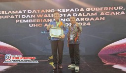 Plt Bupati Sidoarjo Subandi Terima Penghargaan UHC Award 2024