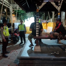 Cegah Aksi Kriminalitas Dilingkungan Tempat Suci, Unit Samapta Polsek Abiansemal Melaksanakan Patroli Dialogis