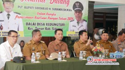 Tinjau Langsung, Plt Bupati Pastikan Bantuan Beras Tahap Tiga Tepat Sasaran