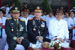 Kapolda Bali Hadiri Upacara HUT Provinsi Bali, Memperingati Hari Jadinya ke- 66 Tahun 2024