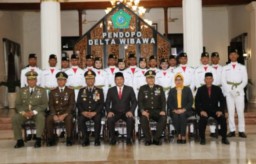 Dandim 0816 Sidoarjo, Bersama Pejabat Penting Lainnya Hadiri Pengukuhan Anggota Paskibraka 2024 di Pendopo Delta Wibawa