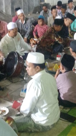 Malam Tirakatan 17 Agustus ke- 79 Tahun 2024, Warga RT 10 / RW 06 Tambak Pring Jadikan Momen Guyub Antar Warga