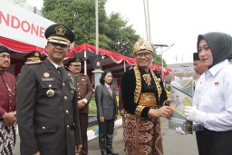 Dirgahayu Kemerdekaan RI Ke-79 Tahun 2024, Lapas Tulungagung Ikuti Upacara dan Penyerahan Remisi di Kantor Pemkab. Tulungagung