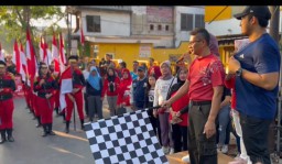 Karang Taruna Kelurahan Dr. Soetomo Menggelar Jalan Sehat Meriahkan Hari 17 Agustus Ke - 79 di Wilayah RW 03