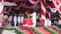 Upacara Penurunan Bendera di Kabupaten Sidoarjo Berlangsung Khidmat
