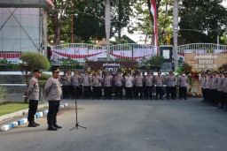 Polresta Banyuwangi Kerahkan Ratusan Personel Pelantikan DPRD Terpilih Berlangsung Kondusif