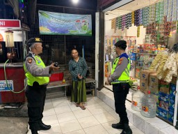 Sampaikan Pesan Kamtibmas, Polsek Abiansemal Intensifkan Patroli Dialogis
