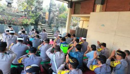 Jelang Pemilukada 2024, Personil Polsek Abiansemal Gelar Doa Bersama