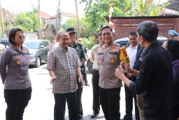 Kapolres Badung Cek Kesiapan Pengamanan Pendaftaran Paslon di KPUD Badung