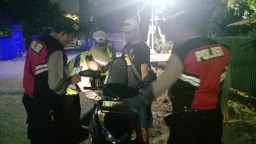 Persempit Ruang Gerak Pelaku Kejahatan, Polsek Karangpilang Lakukan Patroli Disertai Pemeriksaan Pengendara
