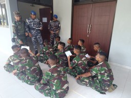 Wujud Tertib Administrasi, Siswa Satdik - 3 Laksanakan Pembuatan SIM TNI