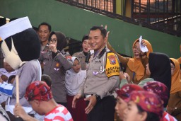 Peduli Disabilitas, Polres Bondowoso Peringati Harlantas Bhayangkara ke-69 Bersama Kaum Difabel
