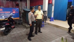 Samapta Polsek Kuta Utara Blue Light Patrol Sambangi Mesin ATM di Jalan Raya Canggu