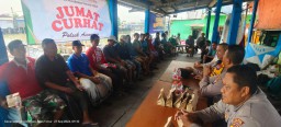 Jumat Curhat di Kampung Nelayan, Polres Tanjung Perak Ajak Warga Jaga Kondusivitas Jelang Pilkada
