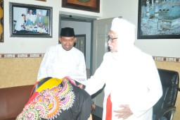Pengasuh Ponpes Lirboyo Titip Pesan ke Achmad Fauzi, Kesejahteraan Anak Yatim dan Fakir Miskin