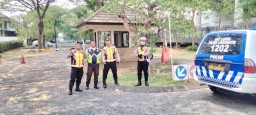 Anggota Polsek Lakarsantri Melakukan Patroli di Seputaran Perumahan Graha Natura Lontar Surabaya, Antisipasi Kejahatan