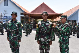 Siswa Diktukpa 54 Bersama Dikmaba 44/1 Laksanakan Upacara Penerimaan dan Orientasi di Pusdikbanmin Kodiklatal