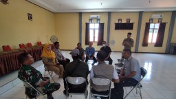 Kelurahan Jagir Melaksanakan Penertiban Jukir Liar .di Jalan Raya Bedul Merisi