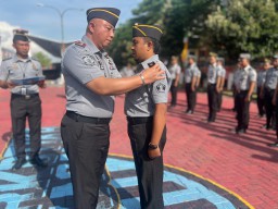 Lapas Narkotika Kelas IIA Pamekasan Kanwil Kemenkumham Jatim Menggelar Apel Penyematan Kenaikan Tanda Pangkat