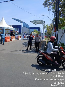 Polisi Rutin Patroli di Depan Satpas Colombo Untuk Mengantisipasi Oknum Yang Menawarkan Jasa Pengurusan SIM