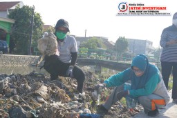 Gencarkan Geber, Pjs. Bupati Sidoarjo Ajak Masyarakat Jaga Kebersihan Sungai Pelayaran Tawangsari dan  Alun-Alun