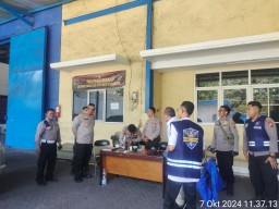Polres Pelabuhan Tanjung Perak Tingkatkan Pengamanan Gudang KPU Pilkada 2024