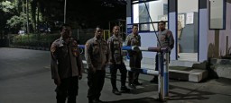 Polres Gresik Siagakan Personel 24 Jam Untuk Pengamanan Percetakan Surat Suara Pemilu 2024
