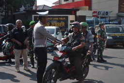 Ops Zebra Semeru 2024 Polres Jember Bersama Forkopimda Sosialisasikan Keselamatan Berlalu Lintas