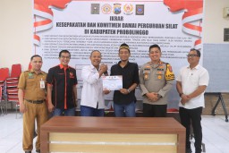 Polres Probolinggo Fasilitasi Ikrar Damai Dua Perguruan Silat Komitmen Jaga Kamtibmas