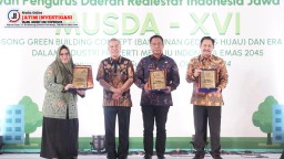 Pemkab Sidoarjo Raih Karmika Graha Abinaya Dari DPD REI Jatim