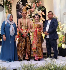 Direktur Utama Beserta Jajaran Hadiri Pernikahan Vina dan Wahyu, Putri ke Tiga Pasangan H.Leman dan Hj.Sulaimah