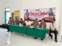 Polrestabes Surabaya Gelar Jum'at Curhat dan Bansos: Upaya Dukung Nusantara Cooling System Jelang Pilkada 2024