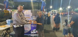 Sat Lantas Polrestabes Surabaya: Kedepankan Sikap Humanis dalam Pelayanan Perpanjangan SIM Bertempat di Kota Lama