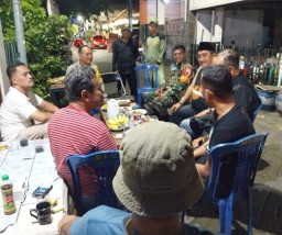 Bhabinkamtibmas Polsek Sawahan Lakukan Patroli Dialogis dan Sambangi Pos Satkamling