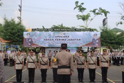 Kapolres Sampang Pimpin Sertijab PJU Polres Sampang Dan 3 Kapolsek Jajaran