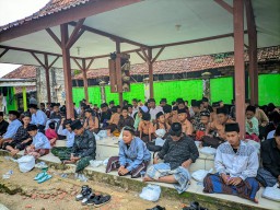 Sejumlah Ulama Hadir dalam Acara Haul Ke 9 K.H Miftahul Arifin Dan Keluarga Besar Ponpes Mansyaul Ulum