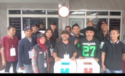 Antusias Warga RT 02 Banyu Urip Kidul Gang 1 Berduyun-duyun Datang ke TPS 026