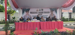 Dipenghujung Akhir Tahun 2024 Polrestabes Surabaya Gelar Konferensi Pers