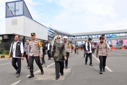 Tinjau Pelabuhan Ketapang, Kompolnas RI Apresiasi Pelaksanaan Ops Lilin Semeru Polresta Banyuwangi