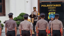 151 Personel Polrestabes Surabaya Naik Pangkat, 32 Purnawirawan Dilepas dengan Penuh Kebanggaan