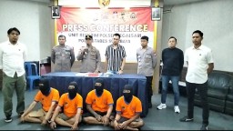 Rilis Akhir Tahun 2024: Kapolsek Didampingi Kanit Reskrim, Paparkan Capaian Kinerja Polsek Tegalsari
