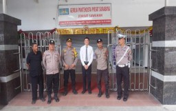 Polsek Sawahan Kawal Ibadah Misa di GPPS Surabaya