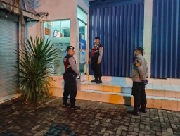 Sambangi Obvit Bank BRI, Samapta Polsek Abiansemal Giatkan Blue Light Patrol