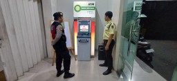 Polsek Kuta Utara Blue Light Patrol Cegah Kejahatan Malam Hari Susuri Jalan Gatsu Barat