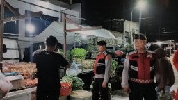 Patroli Dialogis Samapta Polsek Abiansemal di Pasar Tradisional, Sampaikan Pesan Kamtibmas