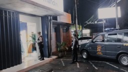 Patroli Biru Polsek Abiansemal Sambangi ATM Mandiri, Guna Ciptakan Rasa Aman