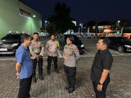 Jelang Tahun Baru Imlek Kapolsek Denpasar Barat Safari Kamtibmas Bersama Pengurus Wihara