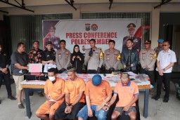 Polisi Berhasil Ungkap Jaringan Curanmor di Jember Empat Pelaku dan Penadah Diamankan 15 unit Motor Disita